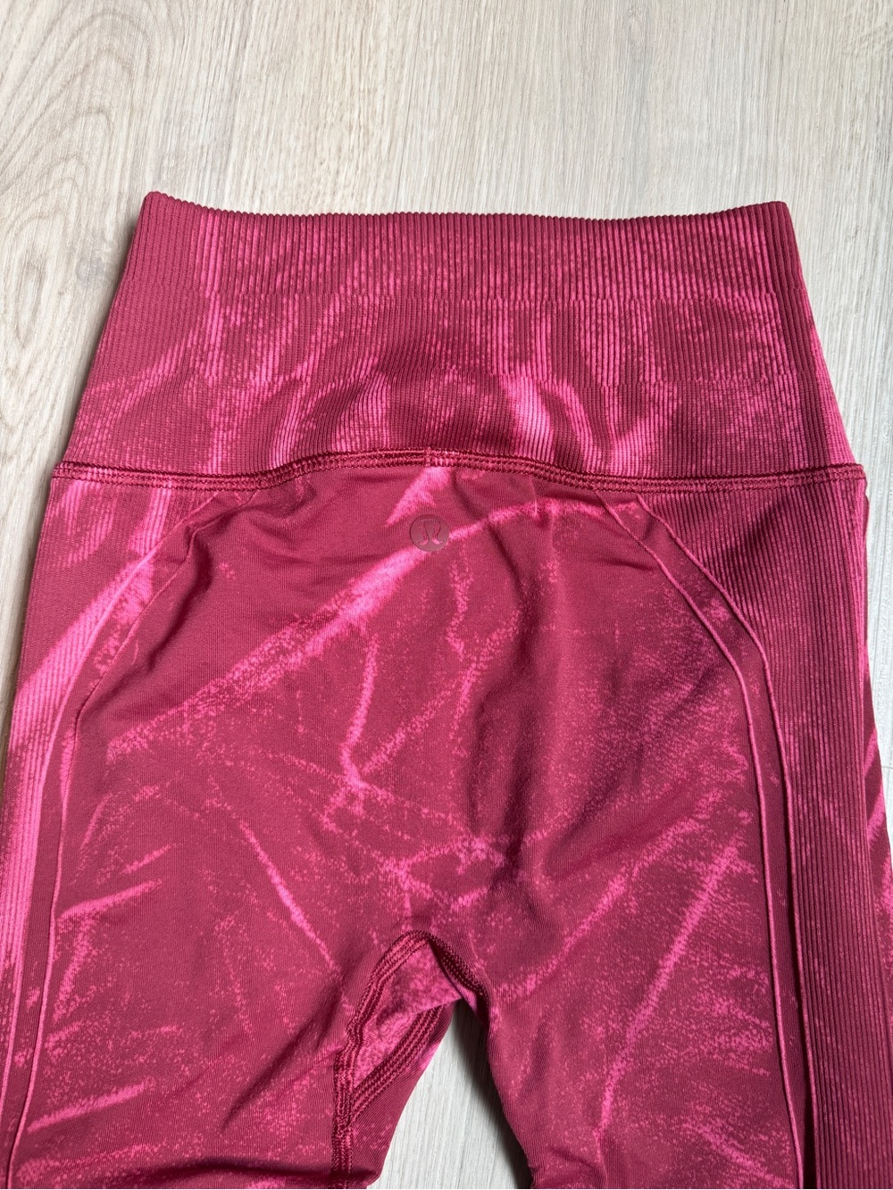 Lululemon Zone In Tight Raspberry Seamless Compression Leggings - Picture 2 of 4